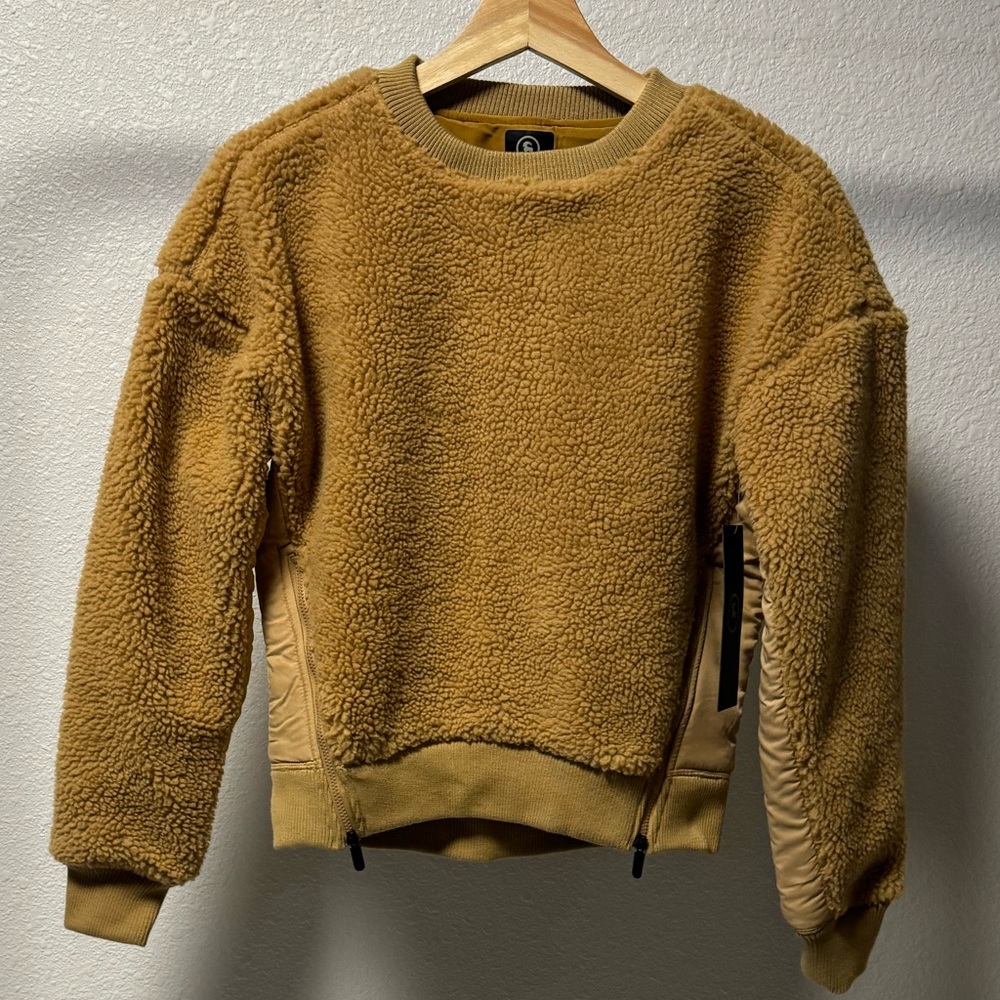 Backcountry tan Sherpa pullover 
W/ side zipper